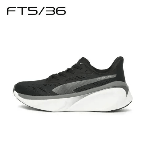 TIGORA FT5/36 ブラック×ホワイト 筆者の1足目 約800km走破