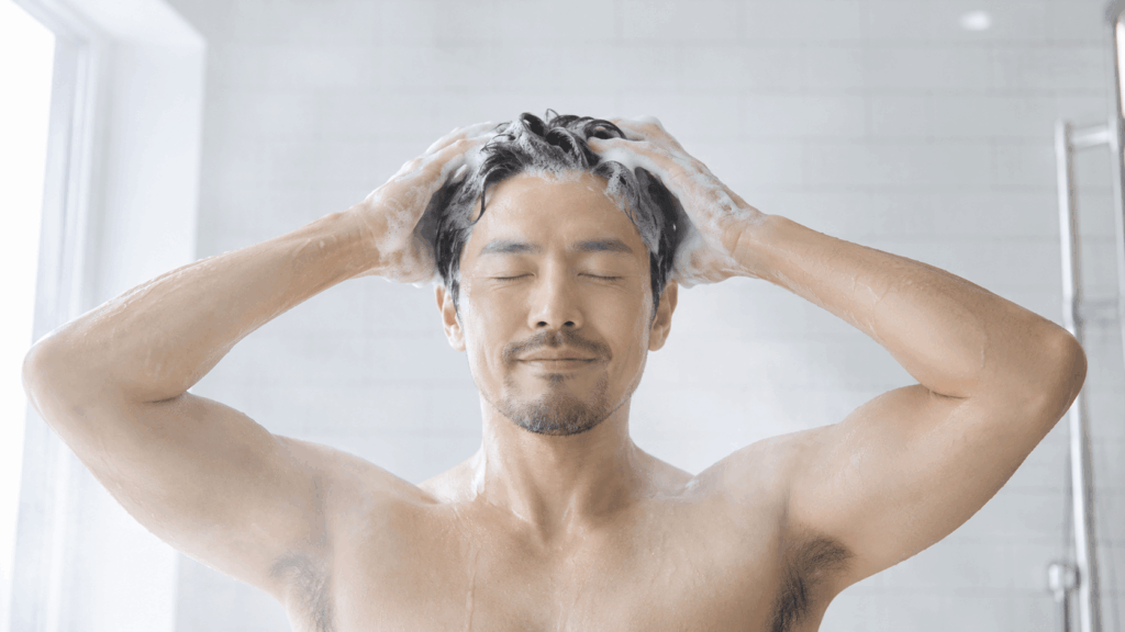 30代メンズ スカルプシャンプー 頭皮マッサージ 梅雨対策